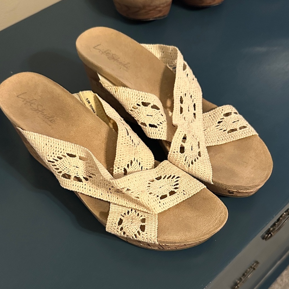 Life Stride Women's Tan Wedge Sandals